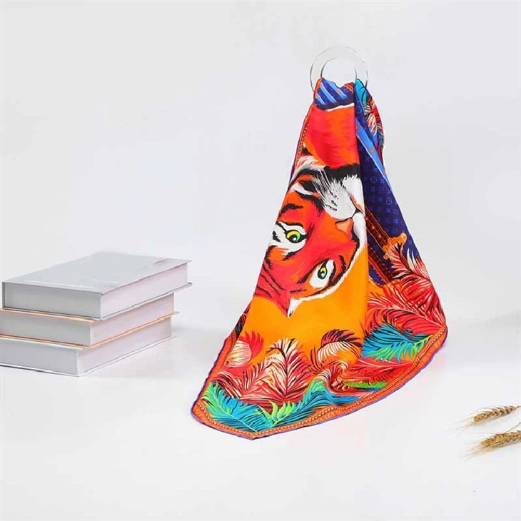 Fashionable Woman Mulberry Digital Print Silk Square Scarf